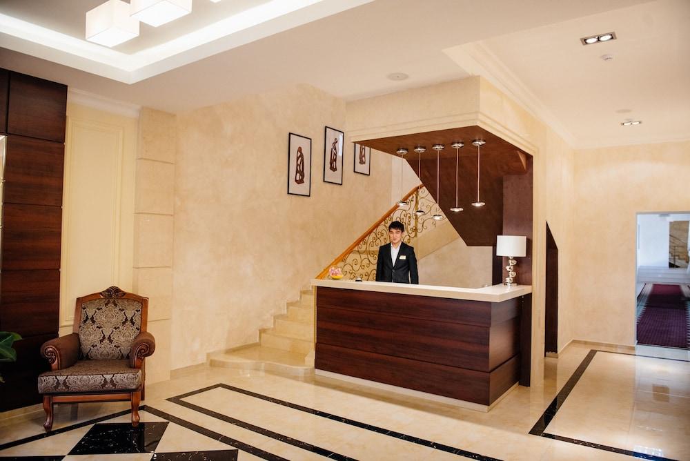 Goldman Empire Hotel Nur-Sultan  Exterior photo